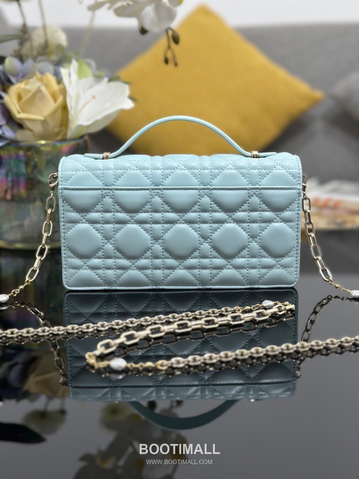 Dior Miss Dior Lambskin Chain Flap Shoulder Bag with Top Handle Charm 디올 미스디올 램스킨 체인 플랩 탑핸들 참 숄더백 블랙 M0997 21cm 2