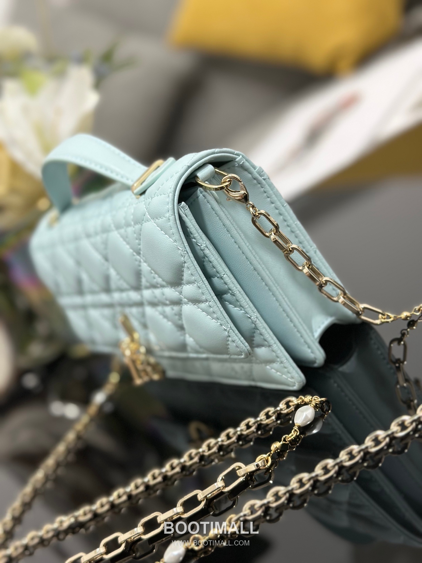 Dior Miss Dior Lambskin Chain Flap Shoulder Bag with Top Handle Charm 디올 미스디올 램스킨 체인 플랩 탑핸들 참 숄더백 블랙 M0997 21cm 3