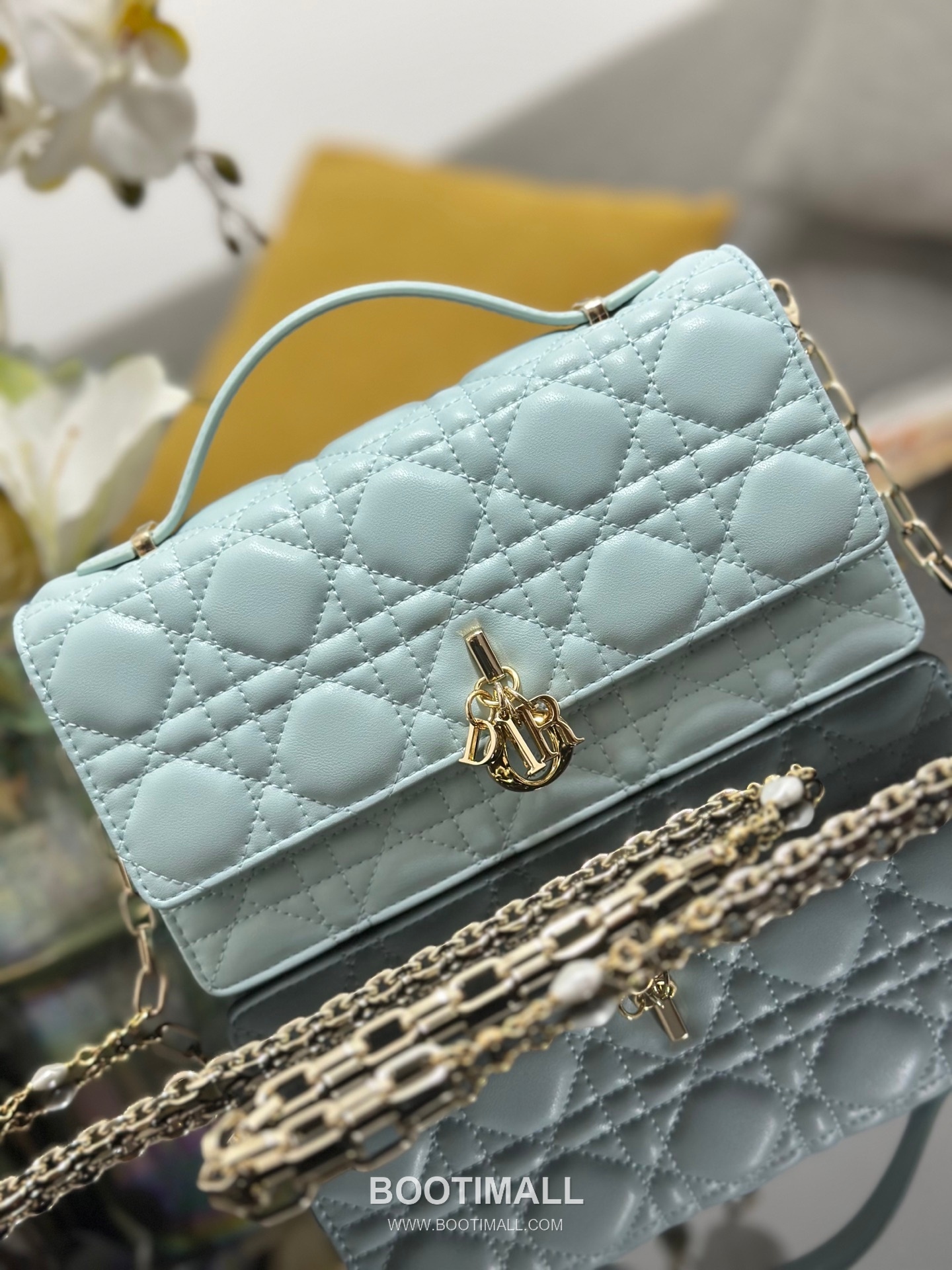 Dior Miss Dior Lambskin Chain Flap Shoulder Bag with Top Handle Charm 디올 미스디올 램스킨 체인 플랩 탑핸들 참 숄더백 블랙 M0997 21cm 5