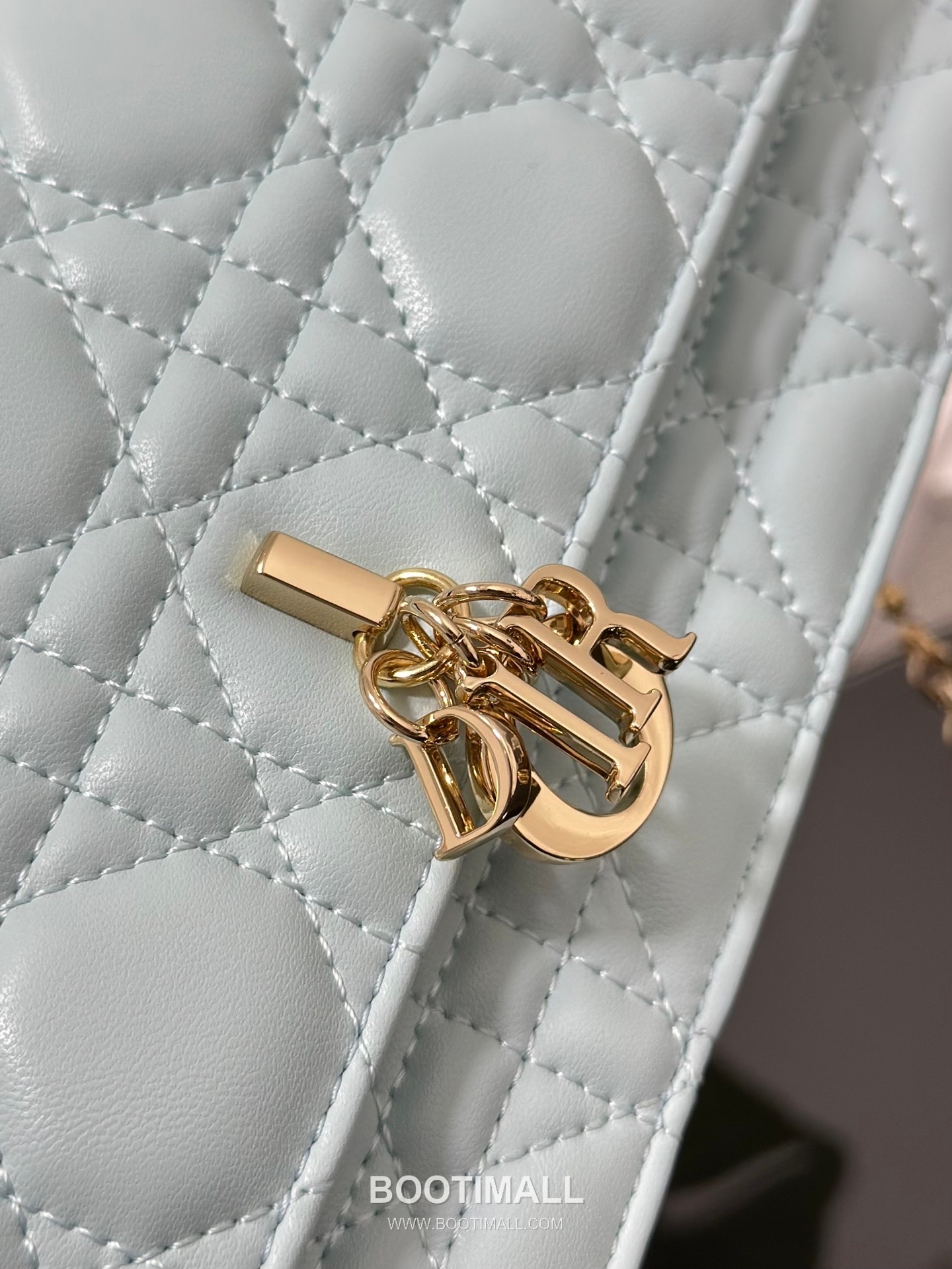 Dior Miss Dior Lambskin Chain Flap Shoulder Bag with Top Handle Charm 디올 미스디올 램스킨 체인 플랩 탑핸들 참 숄더백 블랙 M0997 21cm 6