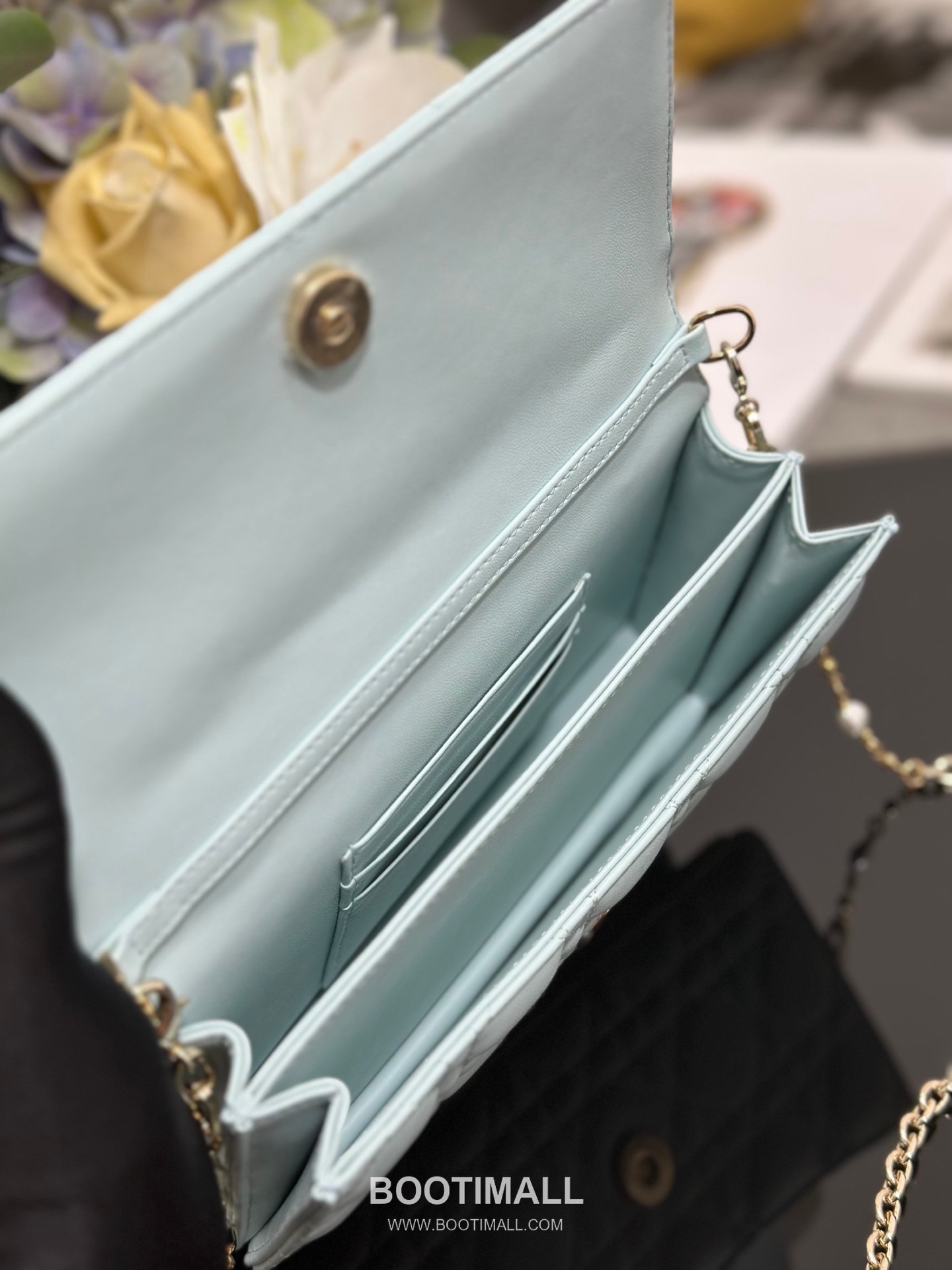 Dior Miss Dior Lambskin Chain Flap Shoulder Bag with Top Handle Charm 디올 미스디올 램스킨 체인 플랩 탑핸들 참 숄더백 블랙 M0997 21cm 8