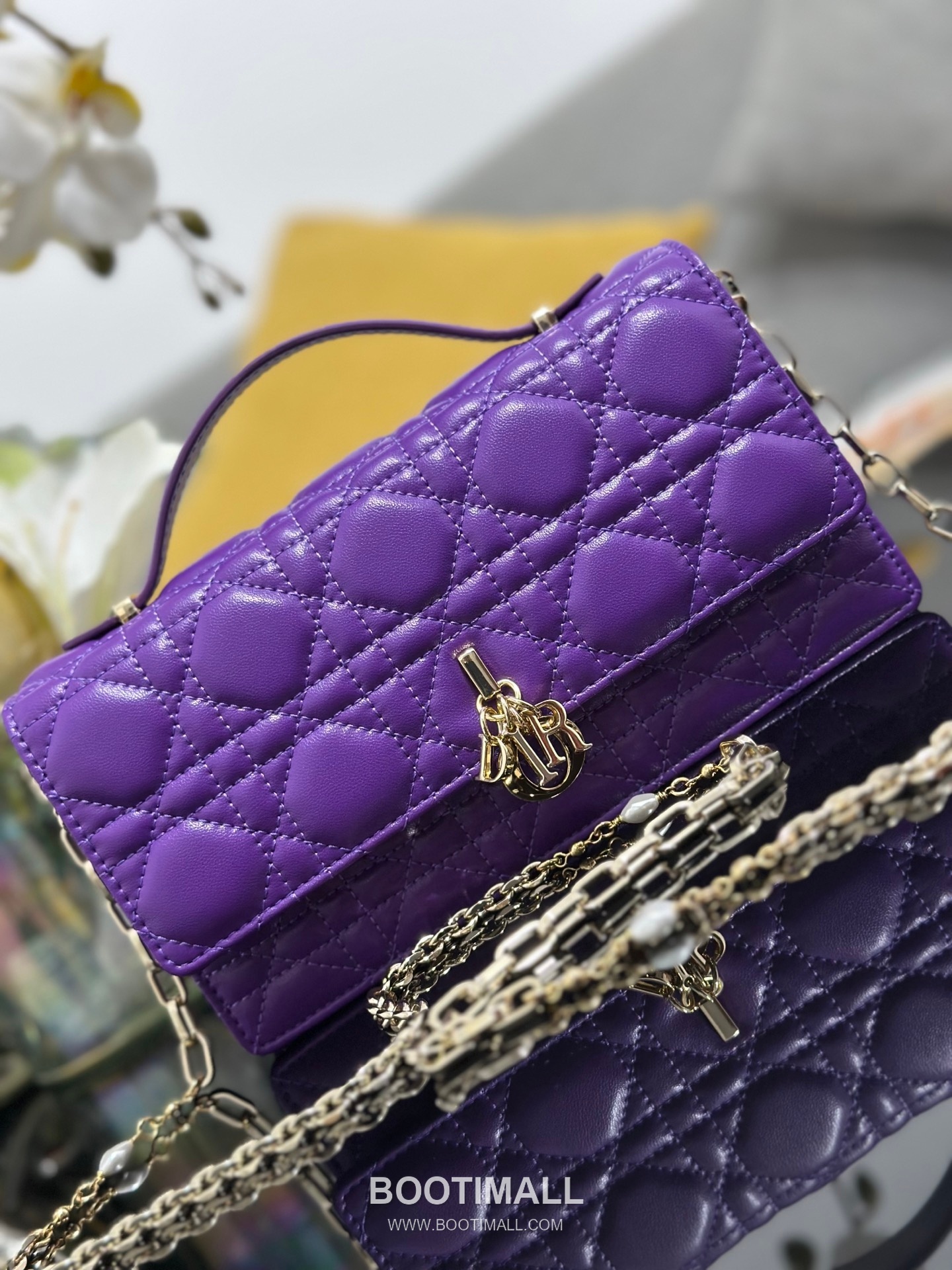 Dior Miss Dior Lambskin Chain Flap Shoulder Bag with Top Handle Charm 디올 미스디올 램스킨 체인 플랩 탑핸들 참 숄더백 블랙 M0997 21cm 5