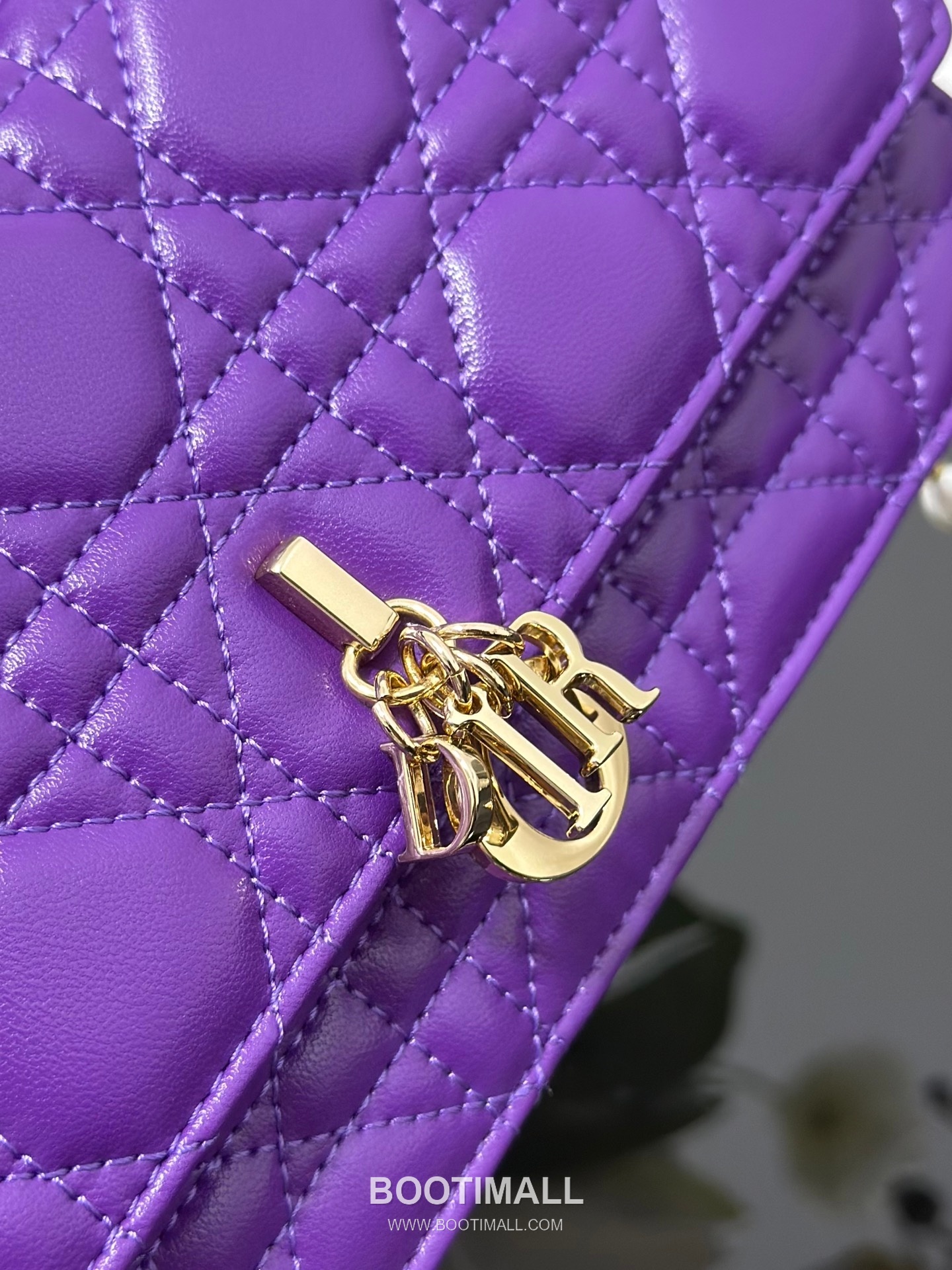 Dior Miss Dior Lambskin Chain Flap Shoulder Bag with Top Handle Charm 디올 미스디올 램스킨 체인 플랩 탑핸들 참 숄더백 블랙 M0997 21cm 6