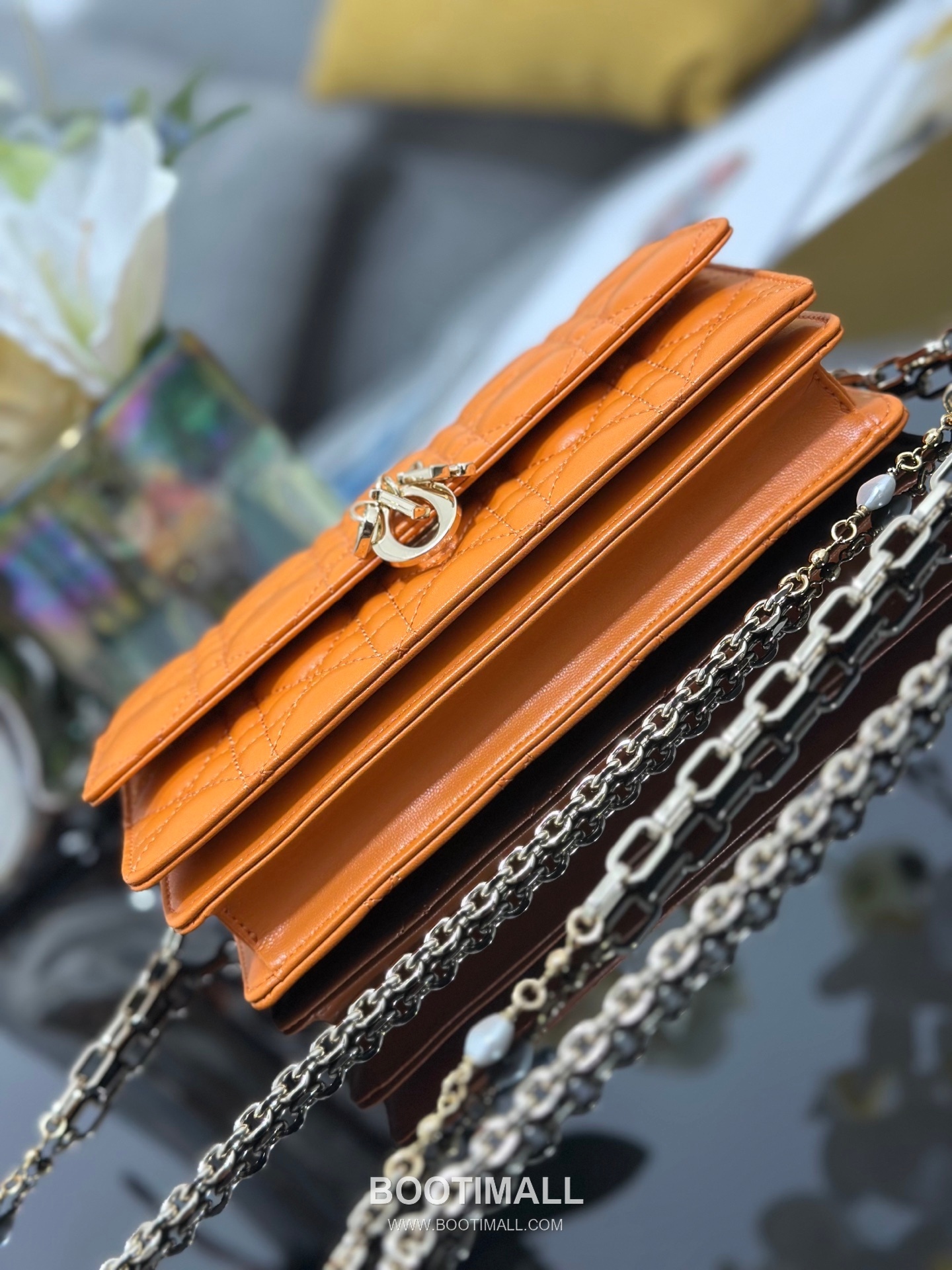 Dior Miss Dior Lambskin Chain Flap Shoulder Bag with Top Handle Charm 디올 미스디올 램스킨 체인 플랩 탑핸들 참 숄더백 블랙 M0997 21cm 4