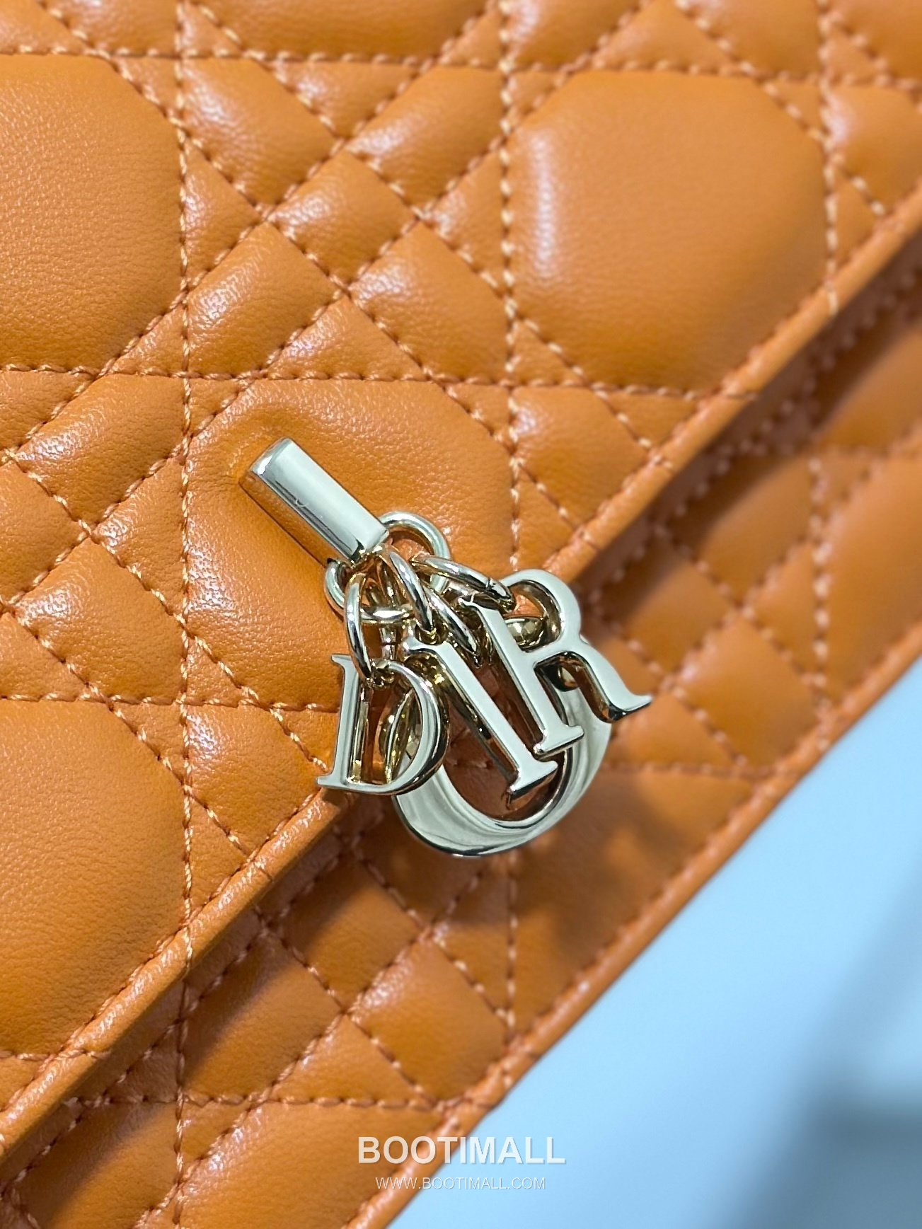 Dior Miss Dior Lambskin Chain Flap Shoulder Bag with Top Handle Charm 디올 미스디올 램스킨 체인 플랩 탑핸들 참 숄더백 블랙 M0997 21cm 6