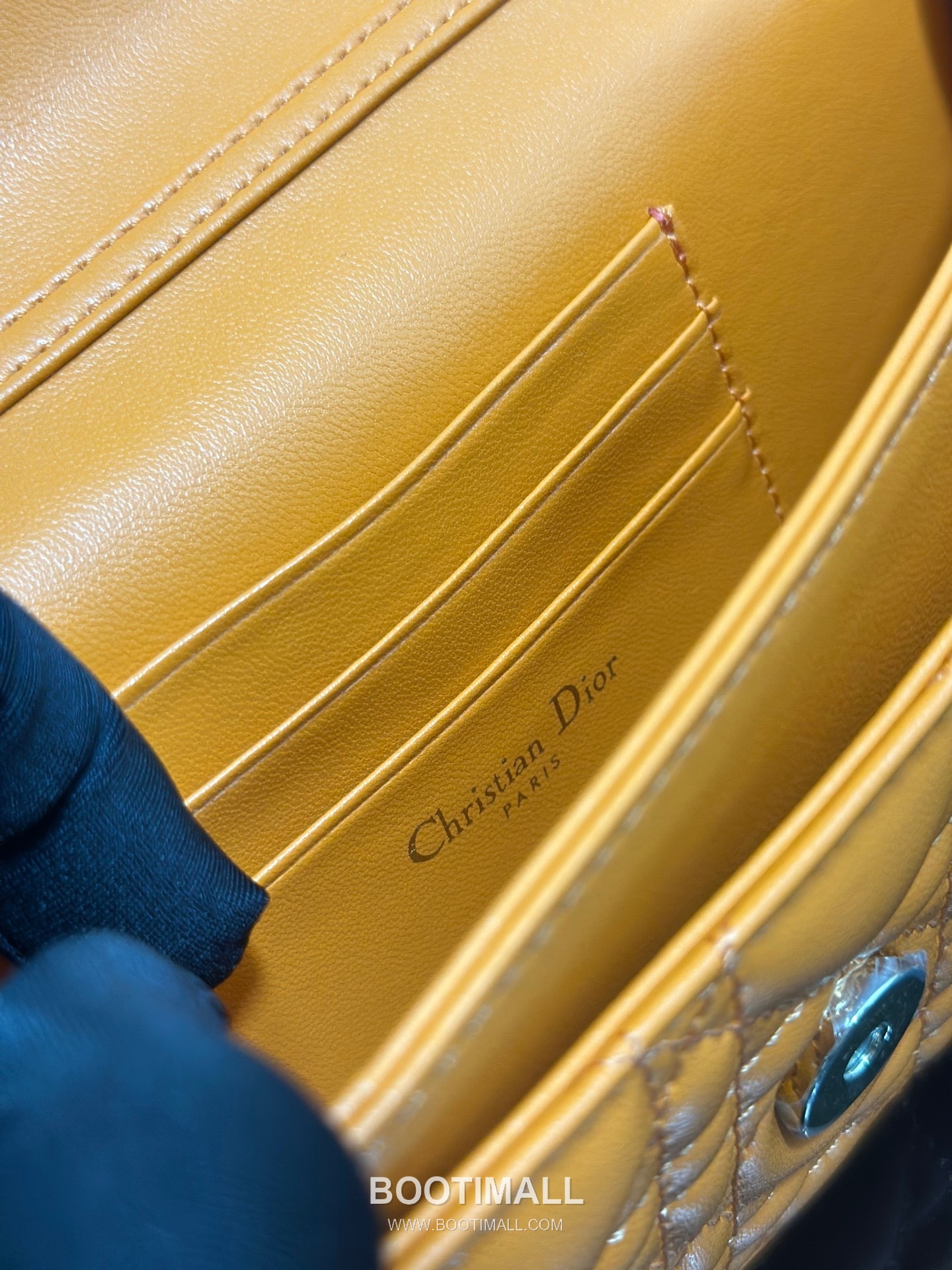 Dior Miss Dior Lambskin Chain Flap Shoulder Bag with Top Handle Charm 디올 미스디올 램스킨 체인 플랩 탑핸들 참 숄더백 블랙 M0997 21cm 9