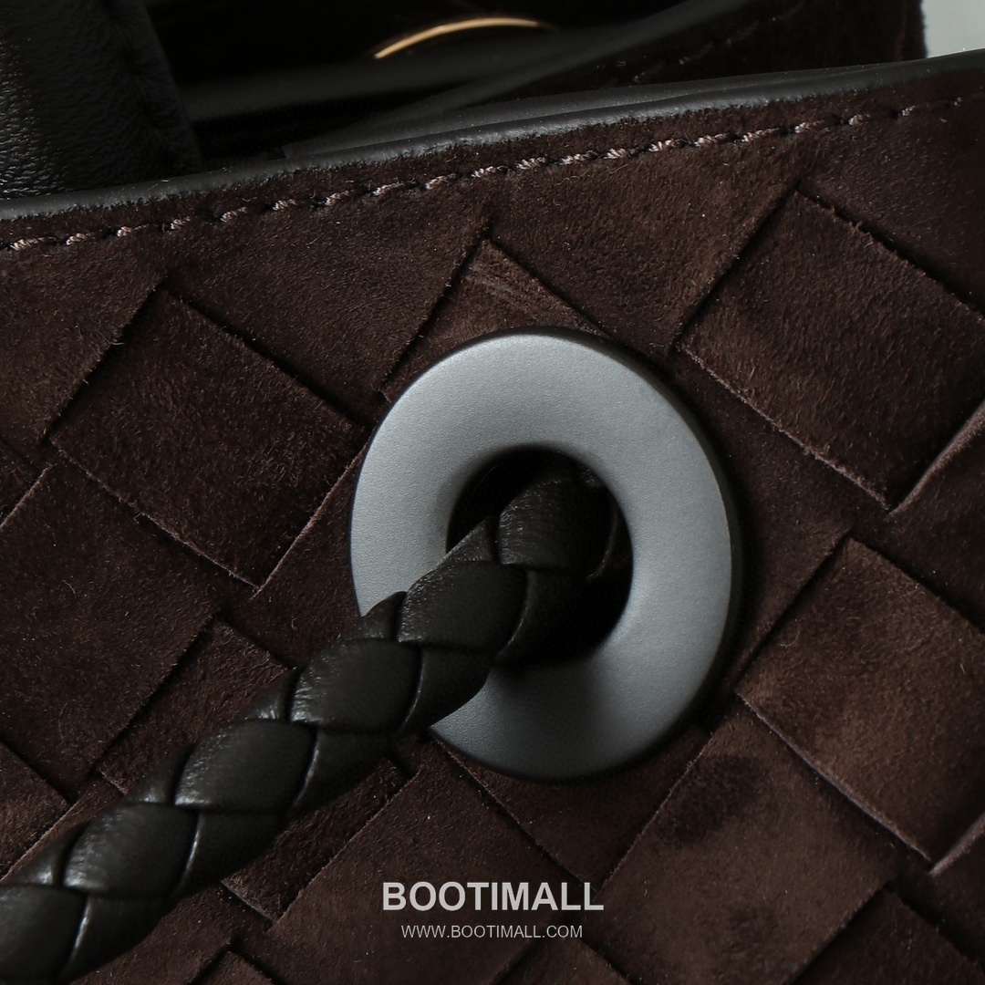 Bottega Veneta Andiamo Lambskin Leather Adjustable Strap Shoulder Bag 보테가베네타 안디아모 램스킨 레더 조절 스트랩 숄더백 32cm 3