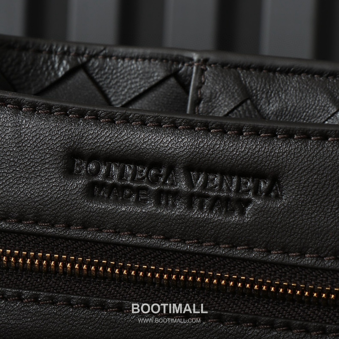 Bottega Veneta Andiamo Lambskin Leather Adjustable Strap Shoulder Bag 보테가베네타 안디아모 램스킨 레더 조절 스트랩 숄더백 32cm 9