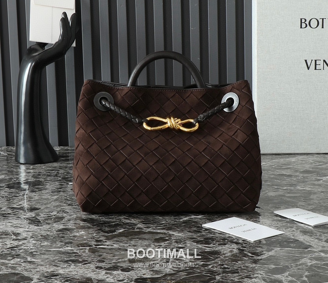 Bottega Veneta Andiamo Lambskin Leather Bow Knot Hardware Top Handle Shoulder Bag 보테가베네타 안디아모 램스킨 레더 보우 매듭 하드웨어 탑핸들 숄더백 25cm 1