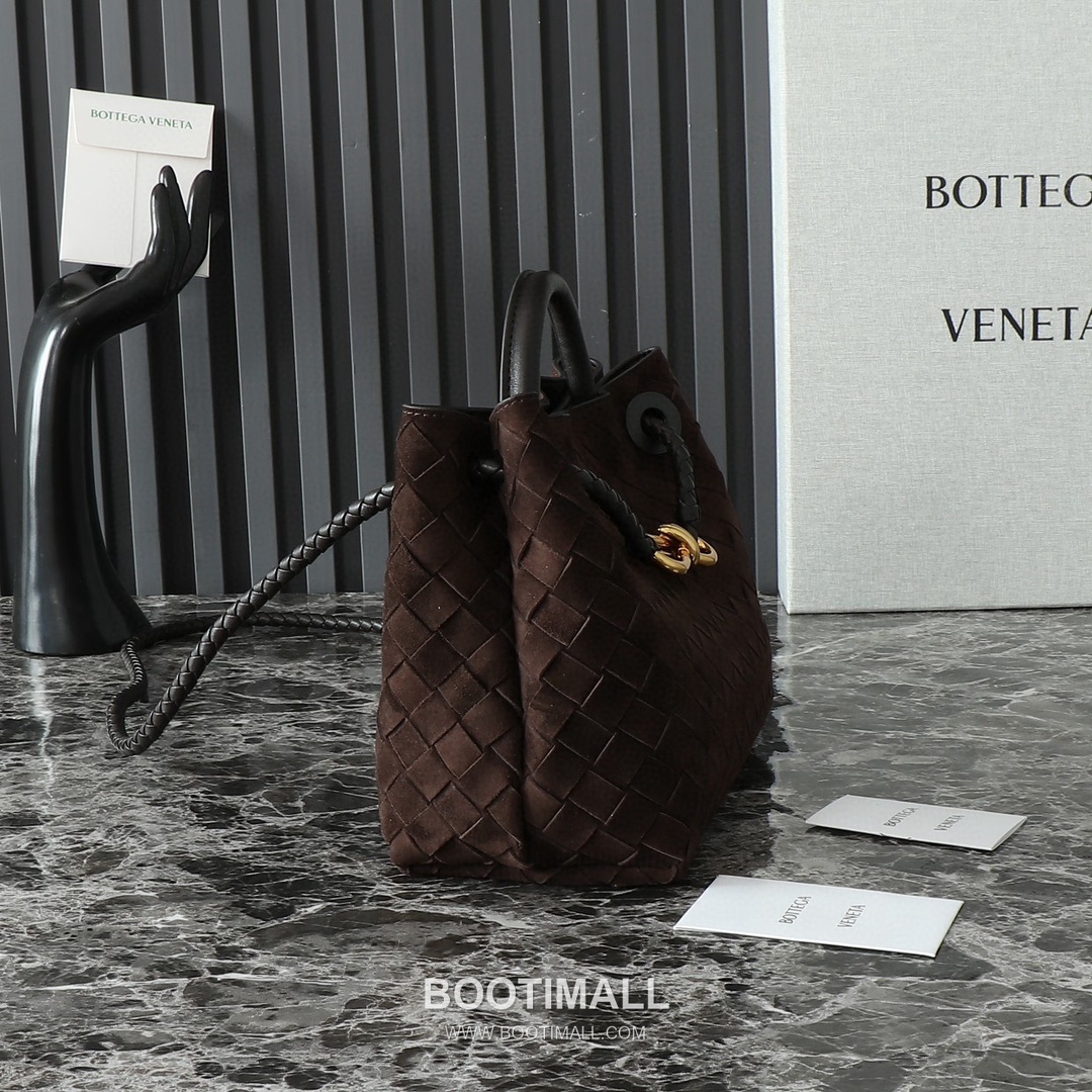 Bottega Veneta Andiamo Lambskin Leather Bow Knot Hardware Top Handle Shoulder Bag 보테가베네타 안디아모 램스킨 레더 보우 매듭 하드웨어 탑핸들 숄더백 25cm 2