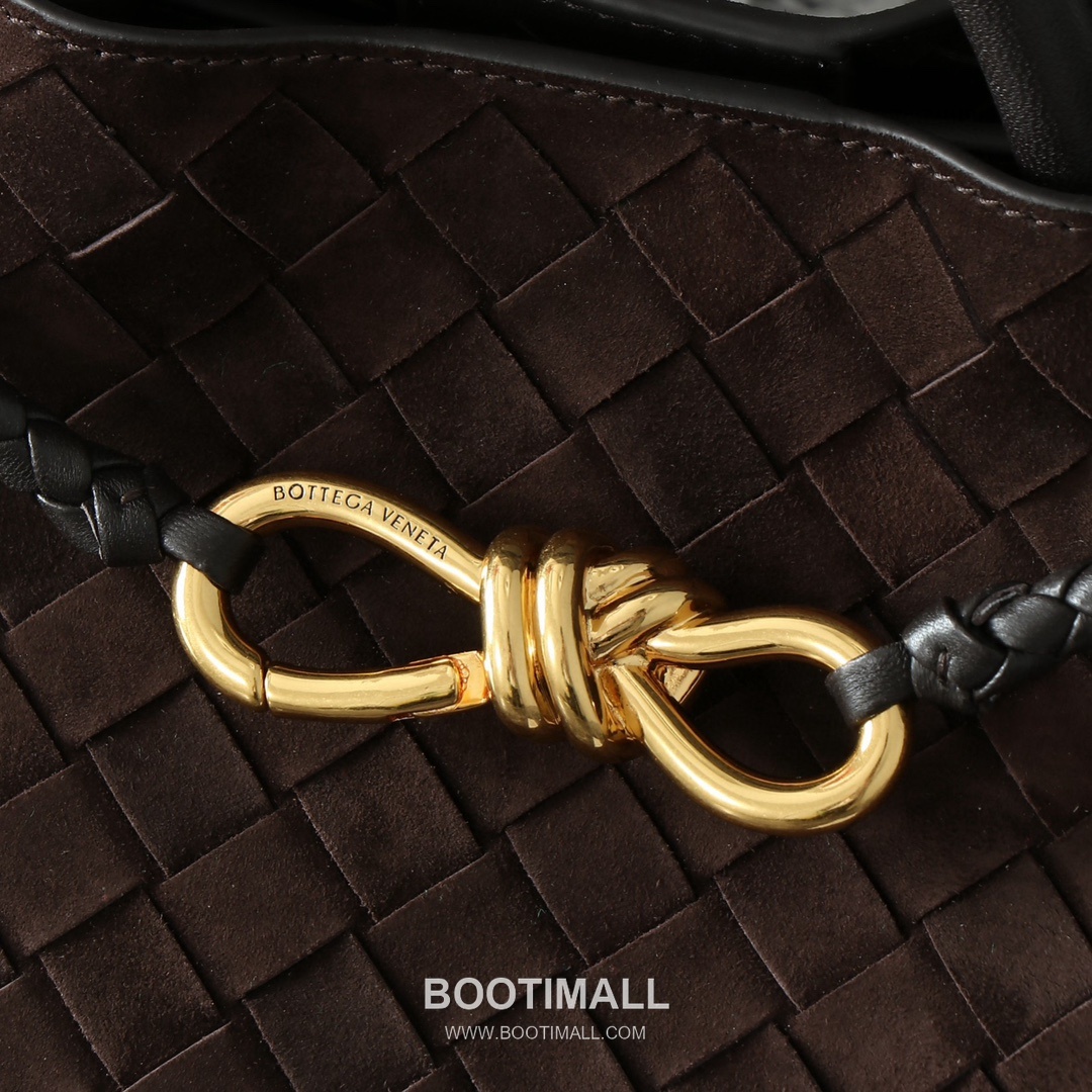 Bottega Veneta Andiamo Lambskin Leather Bow Knot Hardware Top Handle Shoulder Bag 보테가베네타 안디아모 램스킨 레더 보우 매듭 하드웨어 탑핸들 숄더백 25cm 5