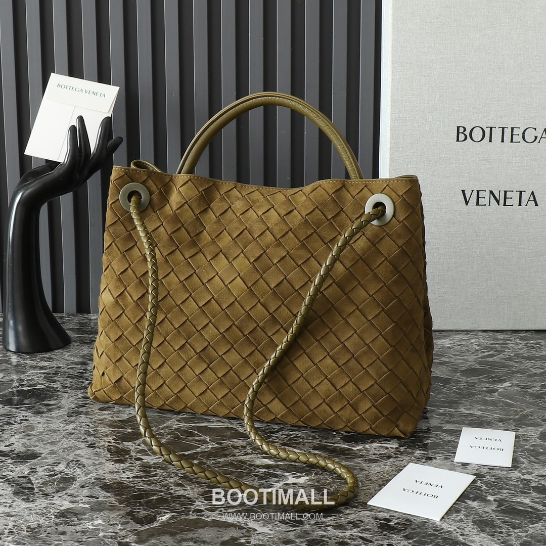 Bottega Veneta Andiamo Lambskin Leather Adjustable Strap Shoulder Bag 보테가베네타 안디아모 램스킨 레더 조절 스트랩 숄더백 32cm 2