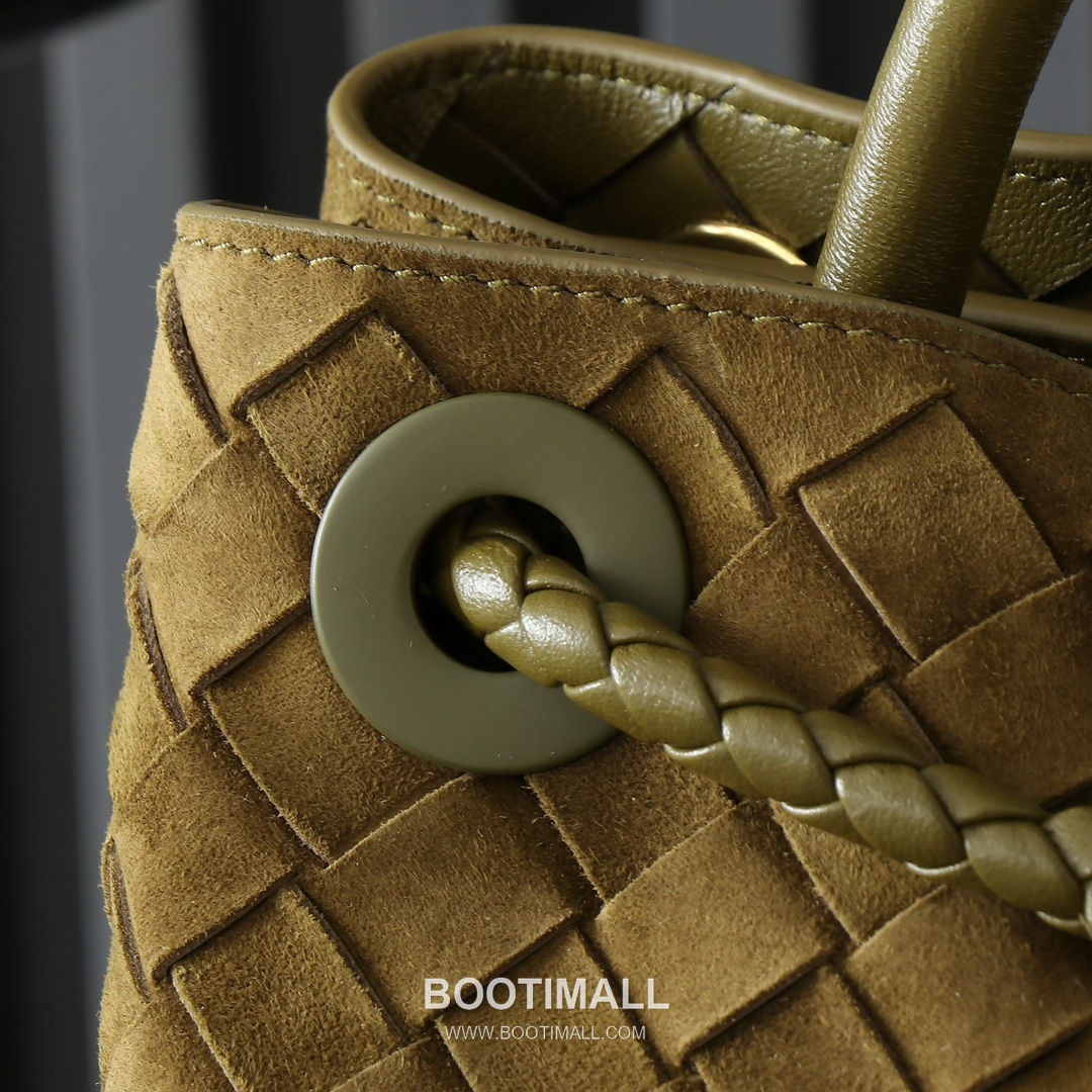 Bottega Veneta Andiamo Lambskin Leather Adjustable Strap Shoulder Bag 보테가베네타 안디아모 램스킨 레더 조절 스트랩 숄더백 32cm 5