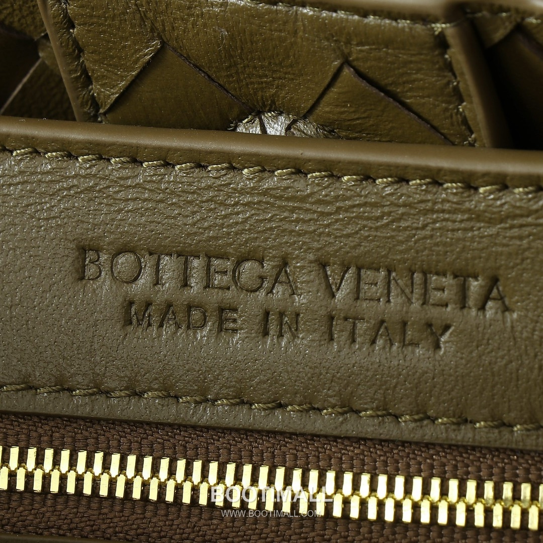 Bottega Veneta Andiamo Lambskin Leather Adjustable Strap Shoulder Bag 보테가베네타 안디아모 램스킨 레더 조절 스트랩 숄더백 32cm 9