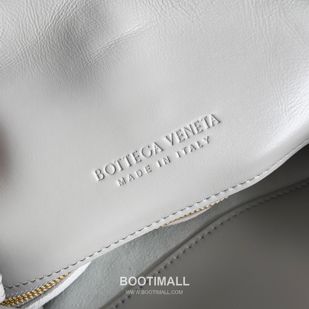 Bottega Veneta Liberta Smooth Calfskin Leather Logo Shoulder Bag 보테가베네타 리베르타 스무스 카프스킨 레더 로고 숄더백 30cm 6