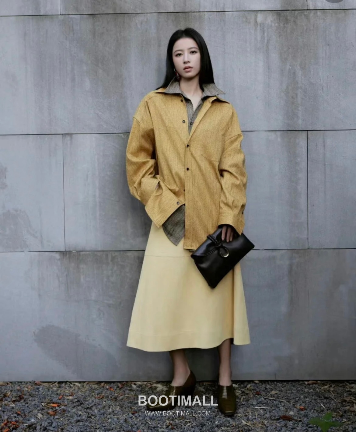 Bottega Veneta Liberta Smooth Calfskin Leather Logo Shoulder Bag 보테가베네타 리베르타 스무스 카프스킨 레더 로고 숄더백 30cm 3