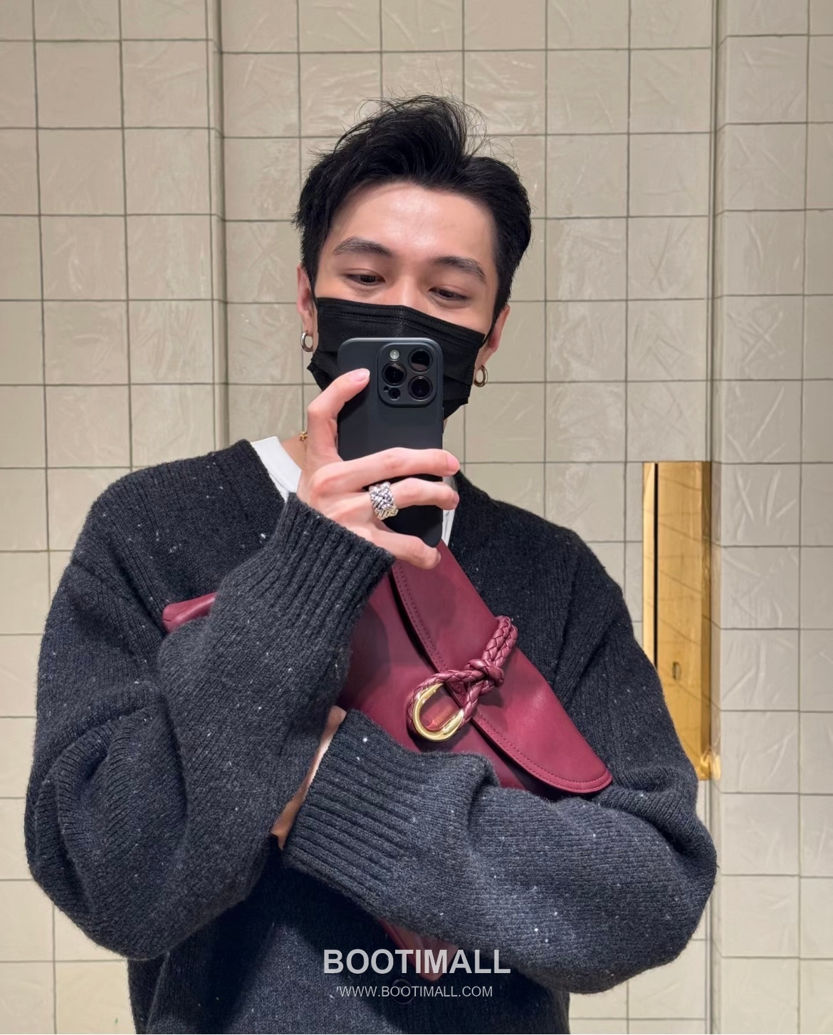 Bottega Veneta Liberta Smooth Calfskin Leather Logo Shoulder Bag 보테가베네타 리베르타 스무스 카프스킨 레더 로고 숄더백 30cm 6