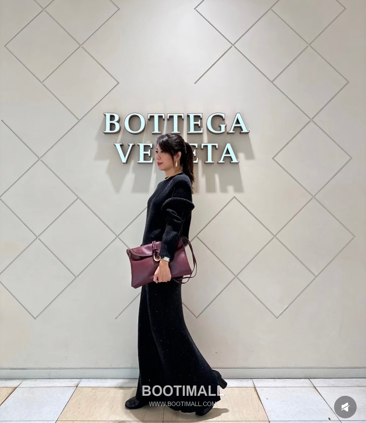 Bottega Veneta Liberta Smooth Calfskin Leather Logo Shoulder Bag 보테가베네타 리베르타 스무스 카프스킨 레더 로고 숄더백 30cm 7