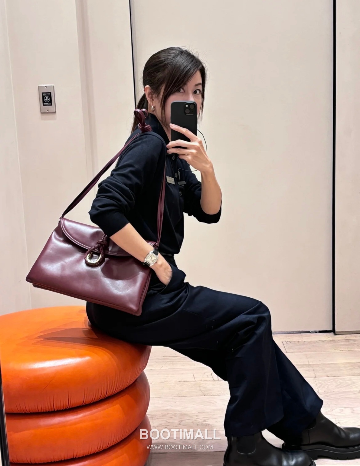 Bottega Veneta Liberta Smooth Calfskin Leather Logo Shoulder Bag 보테가베네타 리베르타 스무스 카프스킨 레더 로고 숄더백 30cm 8