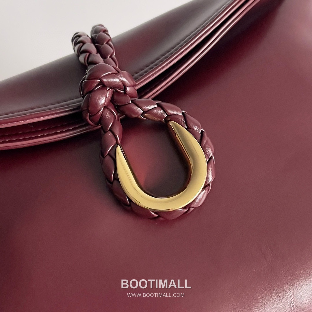 Bottega Veneta Liberta Smooth Calfskin Leather Logo Shoulder Bag 보테가베네타 리베르타 스무스 카프스킨 레더 로고 숄더백 30cm 14