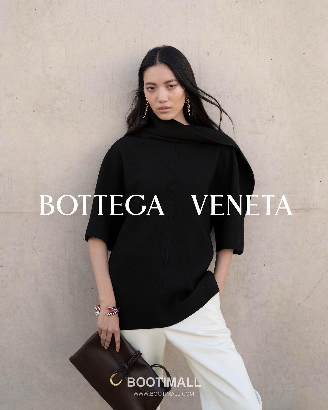 Bottega Veneta Liberta Smooth Calfskin Leather Logo Shoulder Bag 보테가베네타 리베르타 스무스 카프스킨 레더 로고 숄더백 30cm 1