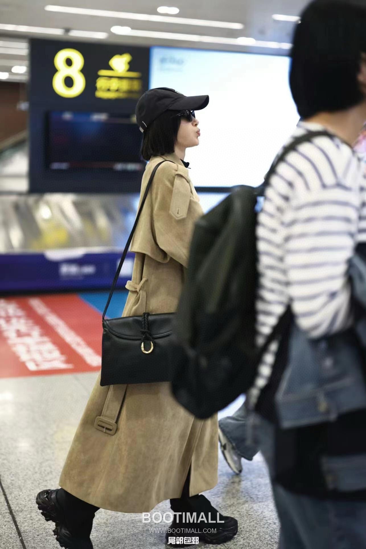 Bottega Veneta Liberta Smooth Calfskin Leather Logo Shoulder Bag 보테가베네타 리베르타 스무스 카프스킨 레더 로고 숄더백 30cm 8