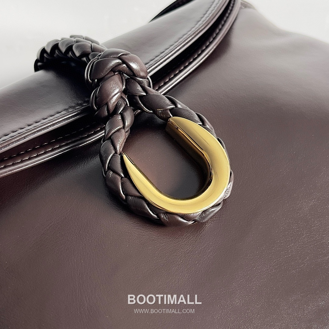 Bottega Veneta Liberta Smooth Calfskin Leather Logo Shoulder Bag 보테가베네타 리베르타 스무스 카프스킨 레더 로고 숄더백 30cm 14