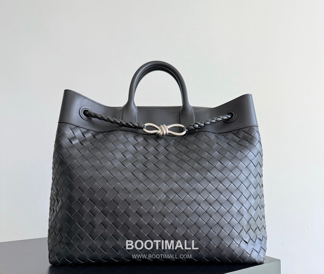 Bottega Veneta Andiamo Voyager Intrecciato Calfskin Leather Black Travel Tote Bag 보테가베네타 안디아모 보이저 인트레치아토 카프스킨 레더 블랙 트래블 토트백 20192380 43cm 4