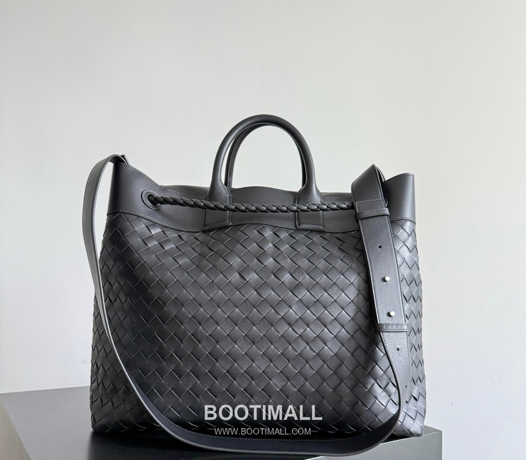 Bottega Veneta Andiamo Voyager Intrecciato Calfskin Leather Black Travel Tote Bag 보테가베네타 안디아모 보이저 인트레치아토 카프스킨 레더 블랙 트래블 토트백 20192380 43cm 5