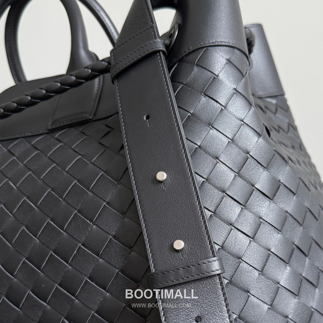 Bottega Veneta Andiamo Voyager Intrecciato Calfskin Leather Black Travel Tote Bag 보테가베네타 안디아모 보이저 인트레치아토 카프스킨 레더 블랙 트래블 토트백 20192380 43cm 6