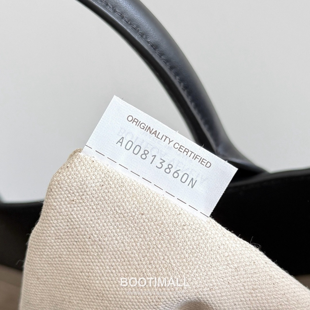 Bottega Veneta Andiamo Voyager Intrecciato Calfskin Leather Black Travel Tote Bag 보테가베네타 안디아모 보이저 인트레치아토 카프스킨 레더 블랙 트래블 토트백 20192380 43cm 11