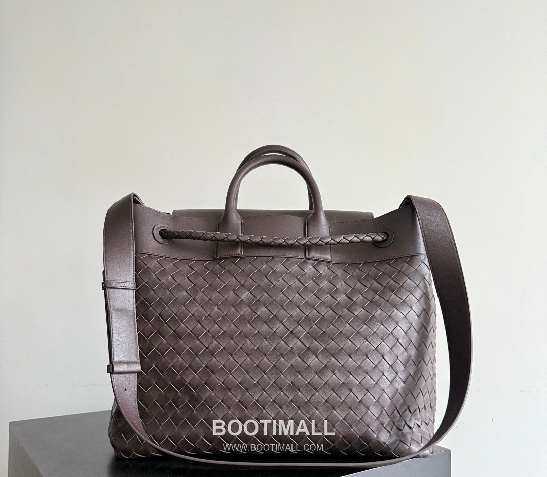 Bottega Veneta Andiamo Voyager Intrecciato Calfskin Leather Black Travel Tote Bag 보테가베네타 안디아모 보이저 인트레치아토 카프스킨 레더 블랙 트래블 토트백 20192380 43cm 4