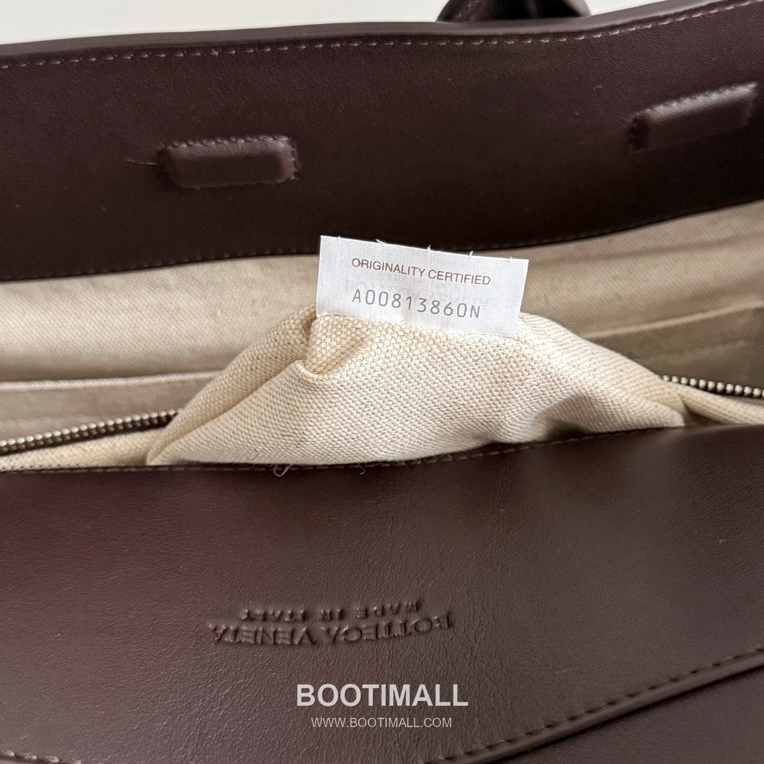 Bottega Veneta Andiamo Voyager Intrecciato Calfskin Leather Black Travel Tote Bag 보테가베네타 안디아모 보이저 인트레치아토 카프스킨 레더 블랙 트래블 토트백 20192380 43cm 8