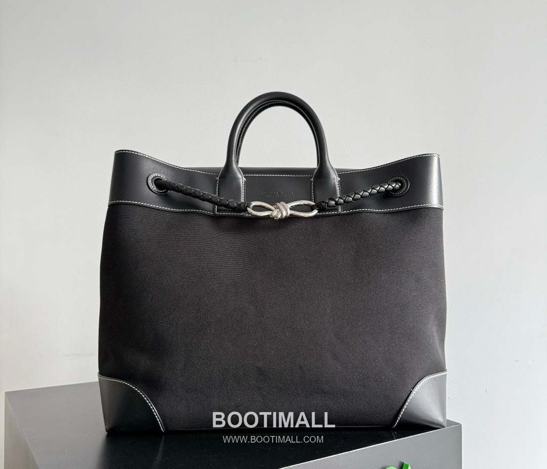Bottega Veneta Andiamo Voyager Calfskin Canvas Leather Black Drawstring Travel Tote Bag 보테가베네타 안디아모 보이저 카프스킨 캔버스 레더 블랙 드로스트링 트래블 토트백 43cm 7