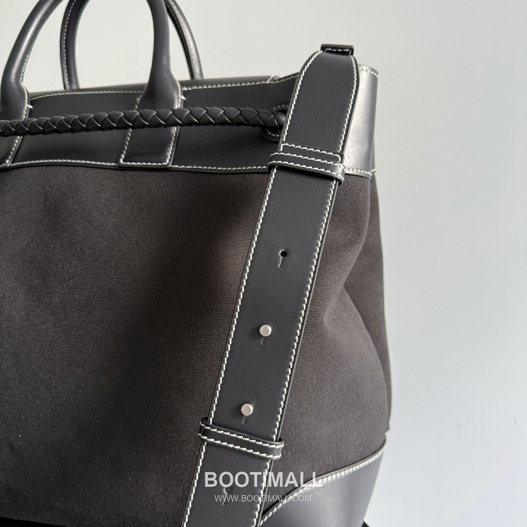 Bottega Veneta Andiamo Voyager Calfskin Canvas Leather Black Drawstring Travel Tote Bag 보테가베네타 안디아모 보이저 카프스킨 캔버스 레더 블랙 드로스트링 트래블 토트백 43cm 9