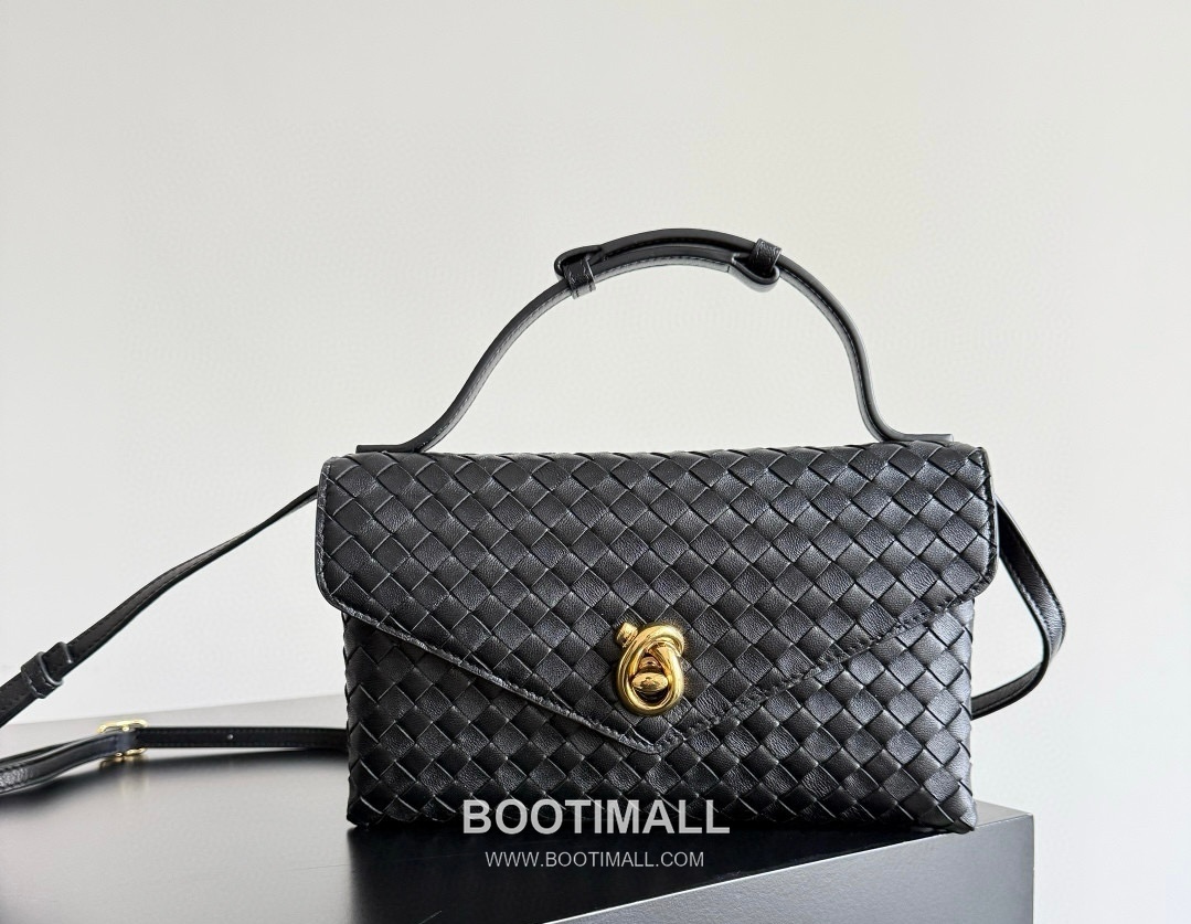 Bottega Veneta Knot Lock Lambskin Leather Black Top Handle Shoulder Bag 보테가베네타 노트락 램스킨 레더 블랙 탑핸들 숄더백 20191180 25cm 1