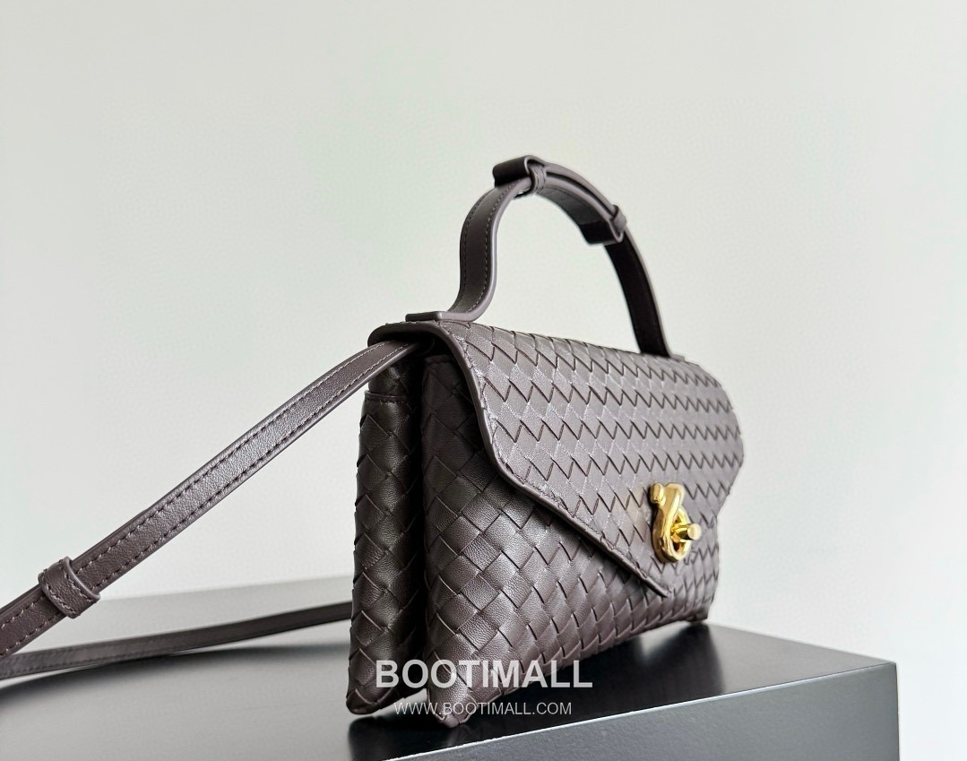 Bottega Veneta Knot Lock Lambskin Leather Black Top Handle Shoulder Bag 보테가베네타 노트락 램스킨 레더 블랙 탑핸들 숄더백 20191180 25cm 5