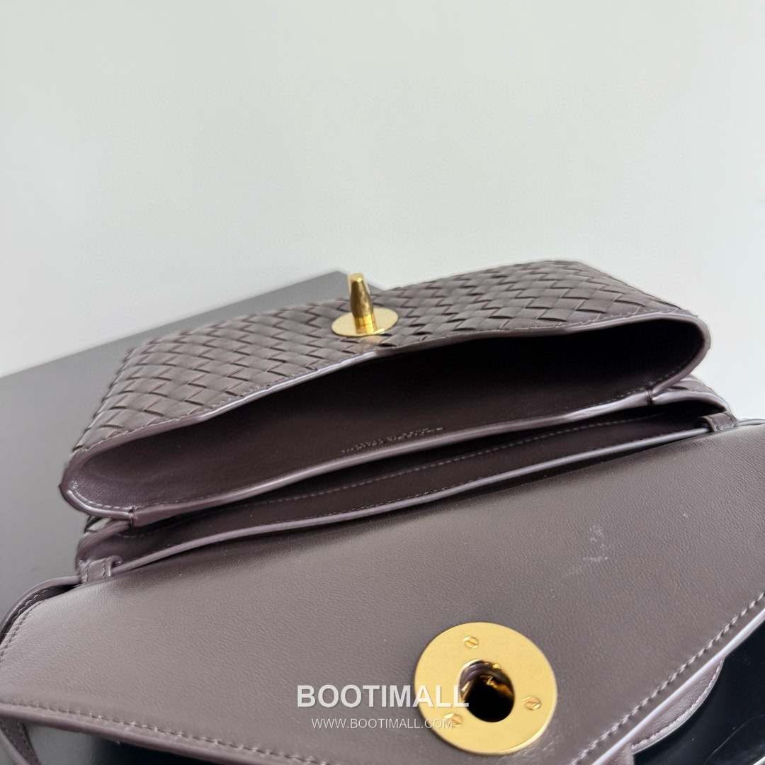 Bottega Veneta Knot Lock Lambskin Leather Black Top Handle Shoulder Bag 보테가베네타 노트락 램스킨 레더 블랙 탑핸들 숄더백 20191180 25cm 9