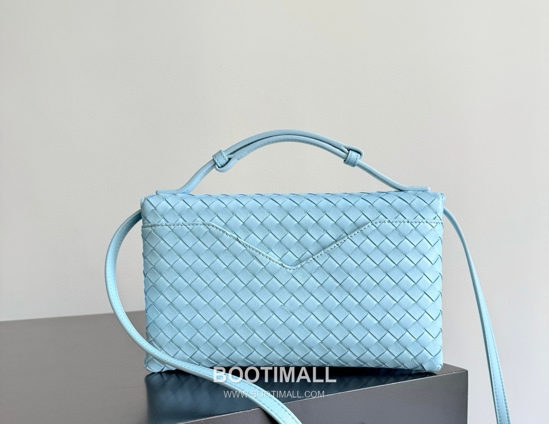 Bottega Veneta Knot Lock Lambskin Leather Black Top Handle Shoulder Bag 보테가베네타 노트락 램스킨 레더 블랙 탑핸들 숄더백 20191180 25cm 2