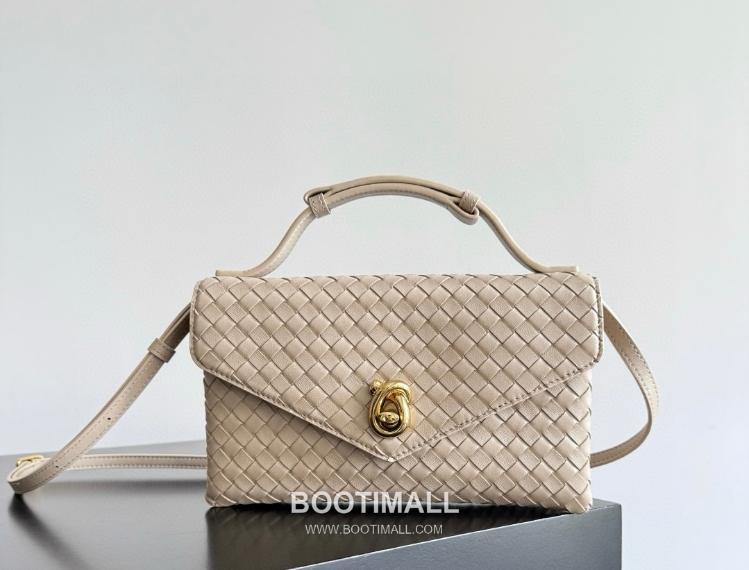 Bottega Veneta Knot Lock Lambskin Leather Black Top Handle Shoulder Bag 보테가베네타 노트락 램스킨 레더 블랙 탑핸들 숄더백 20191180 25cm 3