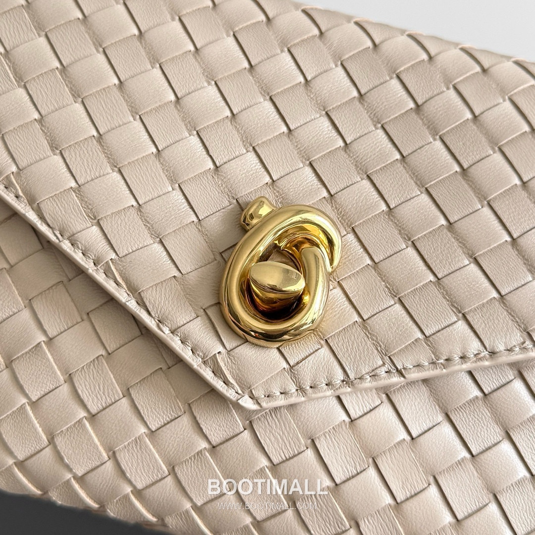 Bottega Veneta Knot Lock Lambskin Leather Black Top Handle Shoulder Bag 보테가베네타 노트락 램스킨 레더 블랙 탑핸들 숄더백 20191180 25cm 7