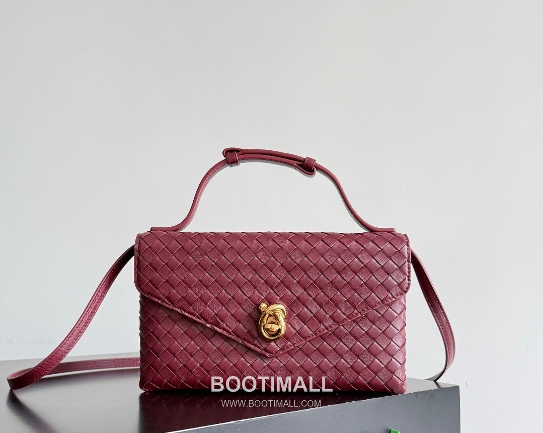 Bottega Veneta Knot Lock Lambskin Leather Black Top Handle Shoulder Bag 보테가베네타 노트락 램스킨 레더 블랙 탑핸들 숄더백 20191180 25cm 5