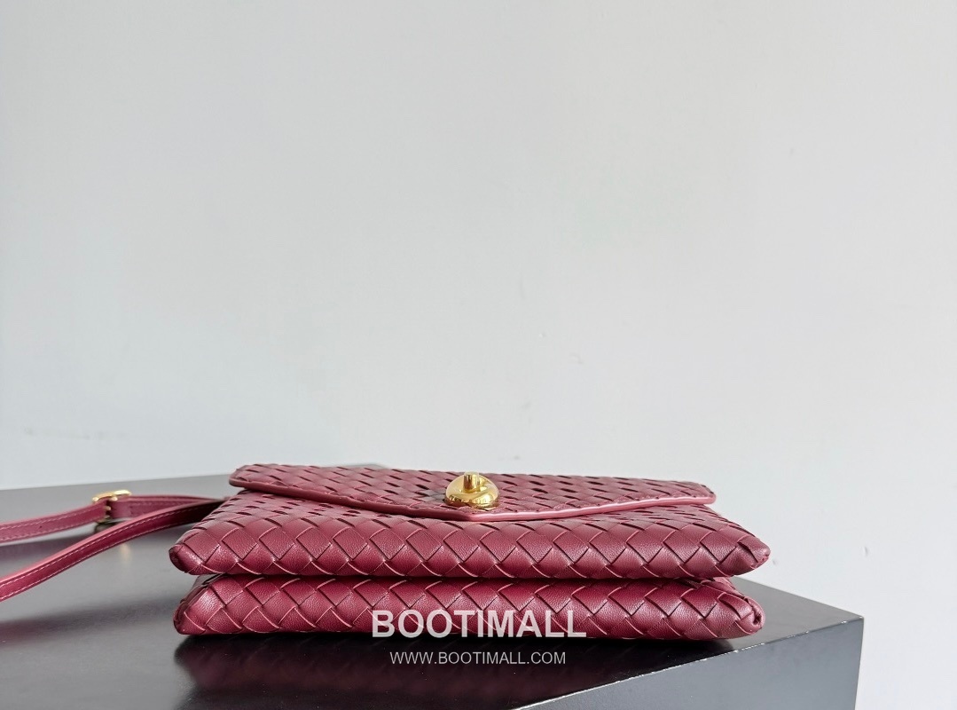 Bottega Veneta Knot Lock Lambskin Leather Black Top Handle Shoulder Bag 보테가베네타 노트락 램스킨 레더 블랙 탑핸들 숄더백 20191180 25cm 7