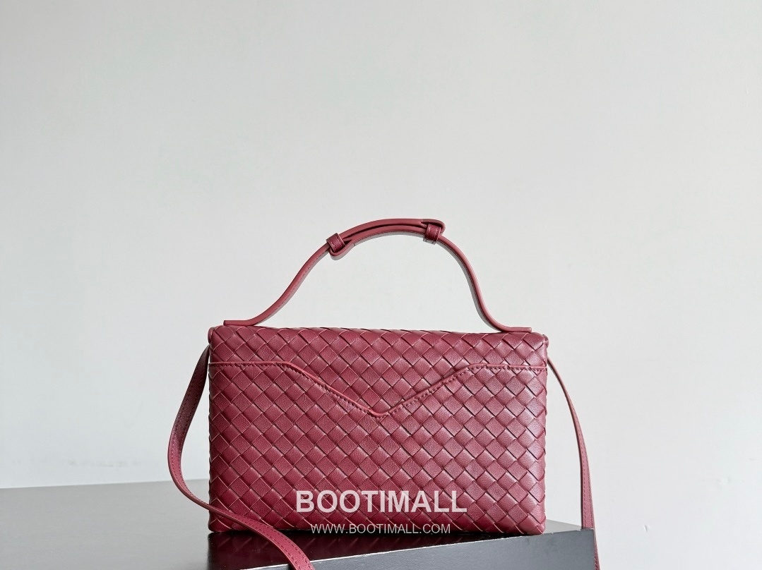 Bottega Veneta Knot Lock Lambskin Leather Black Top Handle Shoulder Bag 보테가베네타 노트락 램스킨 레더 블랙 탑핸들 숄더백 20191180 25cm 8