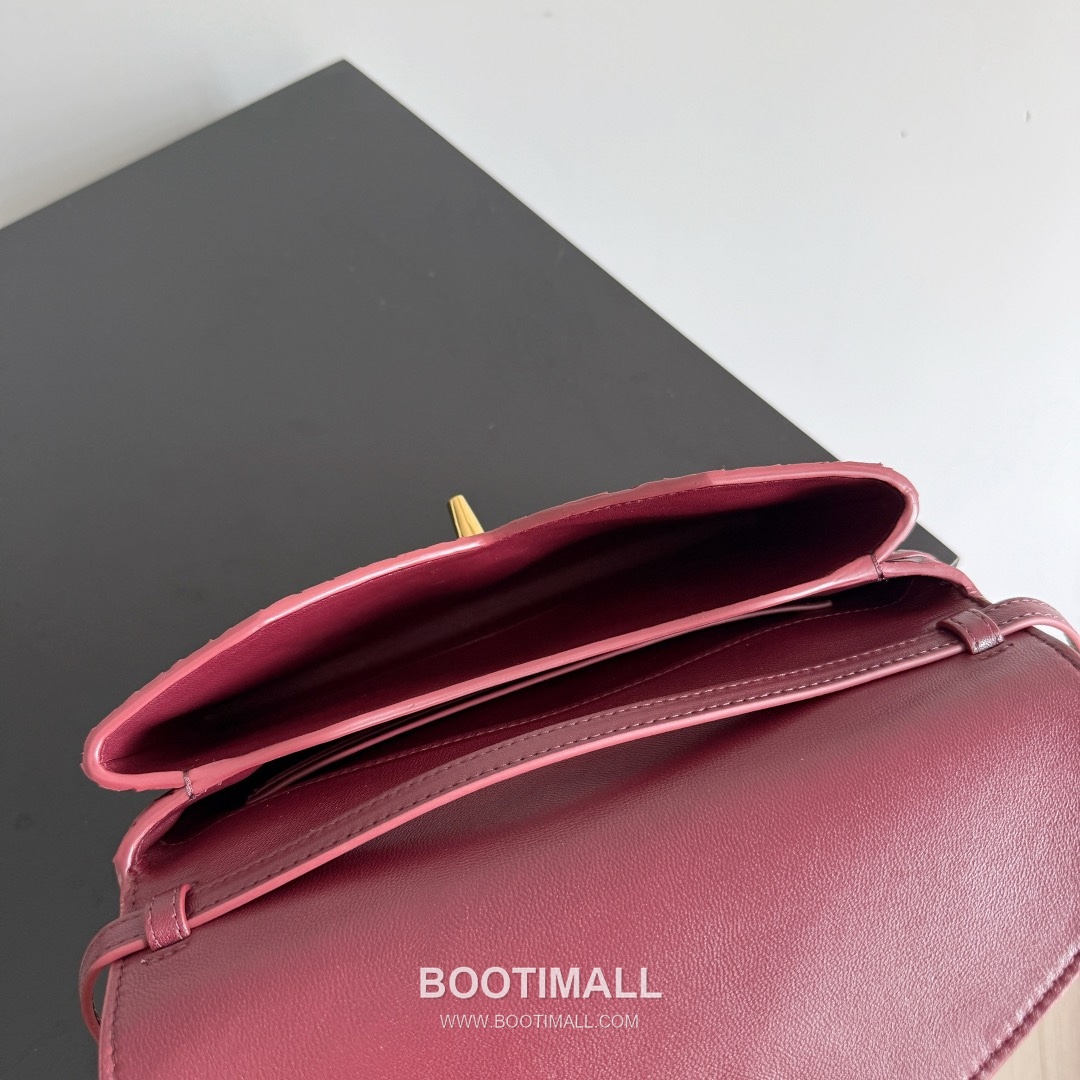 Bottega Veneta Knot Lock Lambskin Leather Black Top Handle Shoulder Bag 보테가베네타 노트락 램스킨 레더 블랙 탑핸들 숄더백 20191180 25cm 12