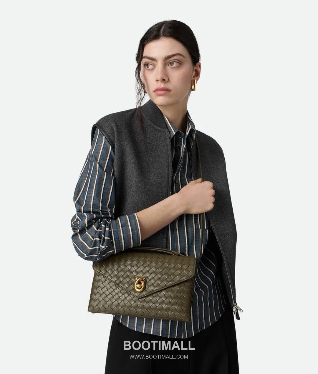 Bottega Veneta Knot Lock Lambskin Leather Black Top Handle Shoulder Bag 보테가베네타 노트락 램스킨 레더 블랙 탑핸들 숄더백 20191180 25cm 1