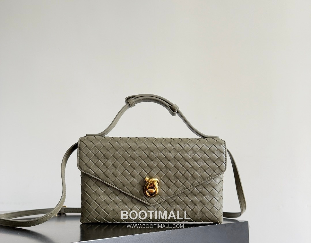 Bottega Veneta Knot Lock Lambskin Leather Black Top Handle Shoulder Bag 보테가베네타 노트락 램스킨 레더 블랙 탑핸들 숄더백 20191180 25cm 5