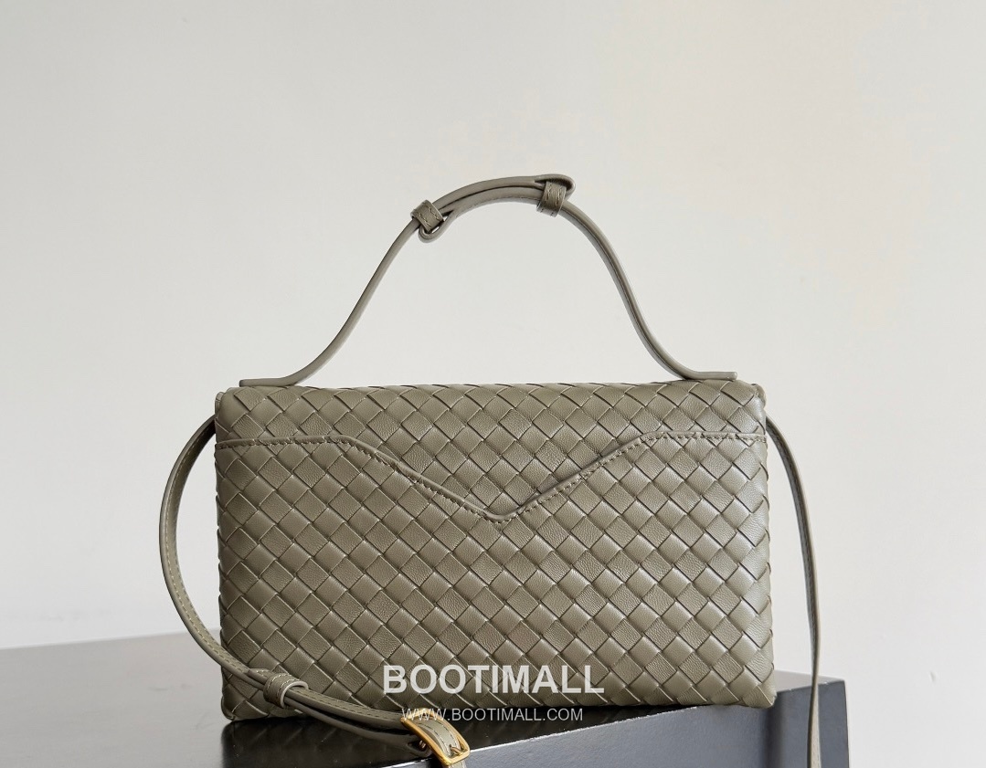 Bottega Veneta Knot Lock Lambskin Leather Black Top Handle Shoulder Bag 보테가베네타 노트락 램스킨 레더 블랙 탑핸들 숄더백 20191180 25cm 6