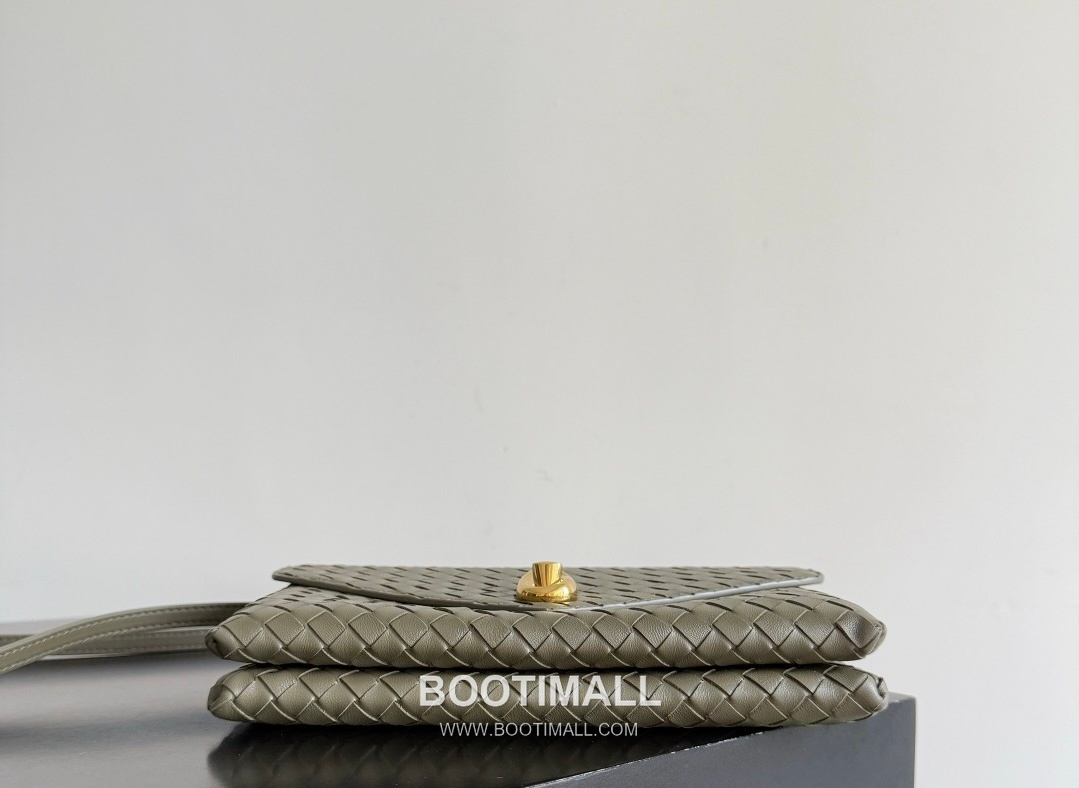 Bottega Veneta Knot Lock Lambskin Leather Black Top Handle Shoulder Bag 보테가베네타 노트락 램스킨 레더 블랙 탑핸들 숄더백 20191180 25cm 7