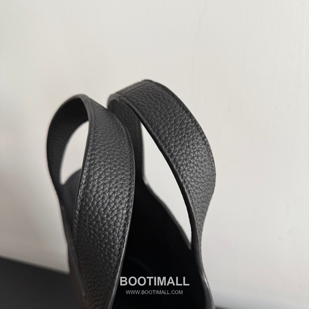 Bottega Veneta Diago Intrecciato Grained Calfskin Leather Black Crossbody Shoulder Bag 보테가베네타 디아고 인트레치아토 그레인 카프스킨 레더 블랙 크로스바디 숄더백 20145019 25cm 6